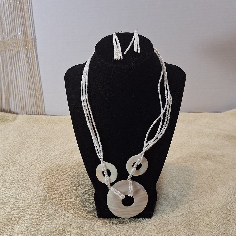 Elegant White Seed Beaded With Mother Of Pearl Centerpiece Necklace Set